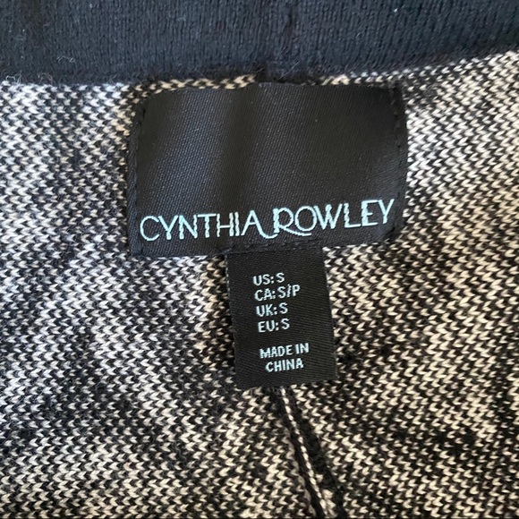 Cynthia Rowley A-Line Short Lace Winter Skirt - Picture 4 of 6